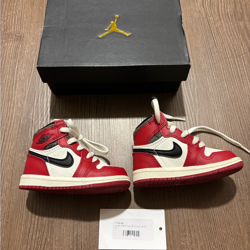 Jordan 1 Retro High OG Chicago lost size 5C